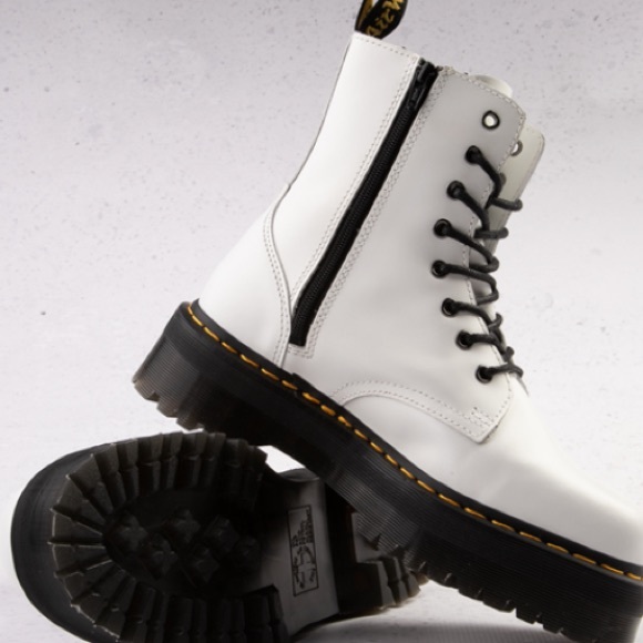 NWOT- Unisex Dr. Martens Jadon Boot - White - Women's 9, Men's 8 -$4.99 Shipping - Picture 3 of 13